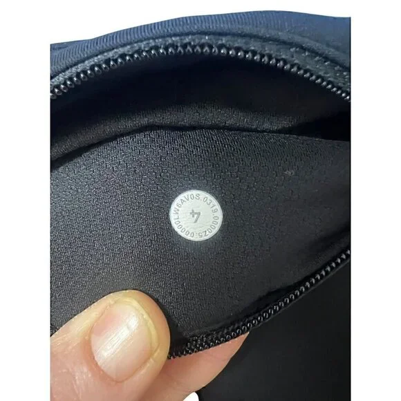 Lululemon Women High-Waisted Black Capris Leggings With Pockets, cropped yoga, 4 - Picture 6 of 9